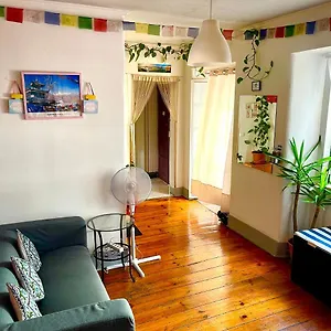 Asian Everest House Hostel Lissabon